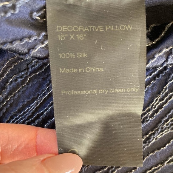 NWT Donna Karan Home Silk Embroidered Pillow Cover Sham - Picture 7 of 9